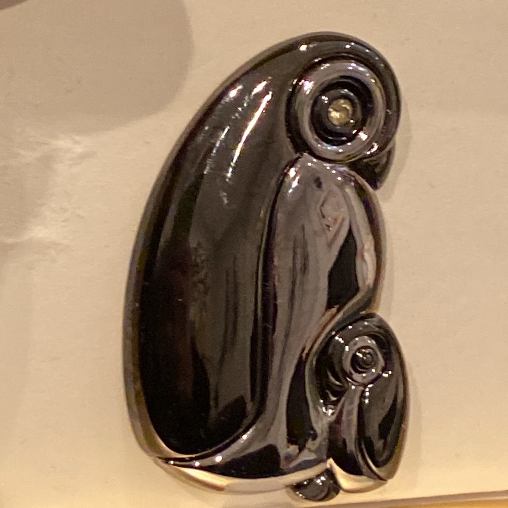 Vintage Liz Claiborne mother and child penguin pin